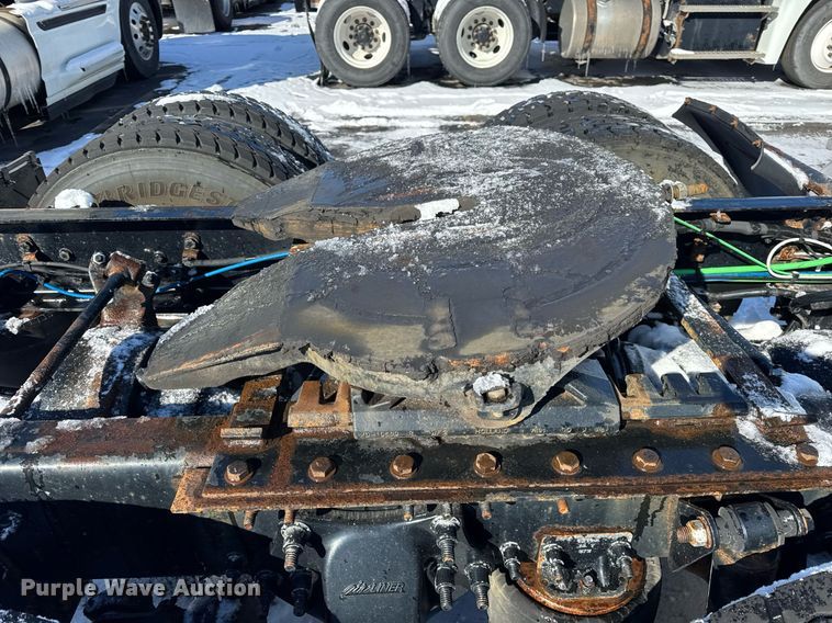 image for item DU3298 2018 Freightliner Cascadia 125 semi truck