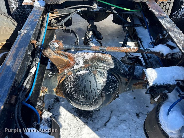 image for item DU3298 2018 Freightliner Cascadia 125 semi truck