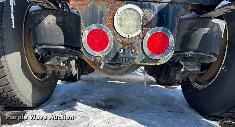 image for item DU3298 2018 Freightliner Cascadia 125 semi truck