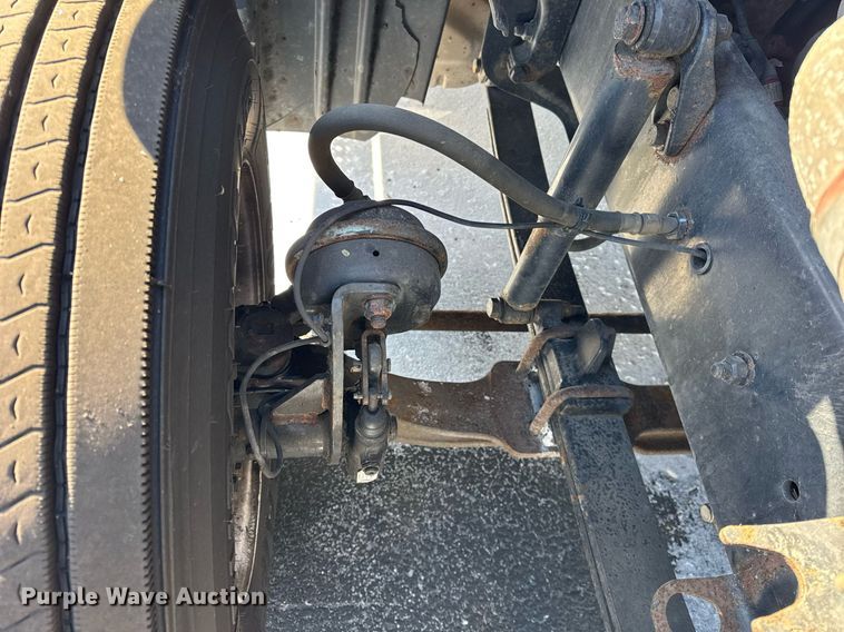 image for item DU3298 2018 Freightliner Cascadia 125 semi truck