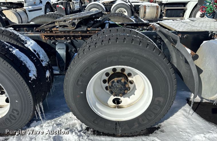 image for item DU3298 2018 Freightliner Cascadia 125 semi truck