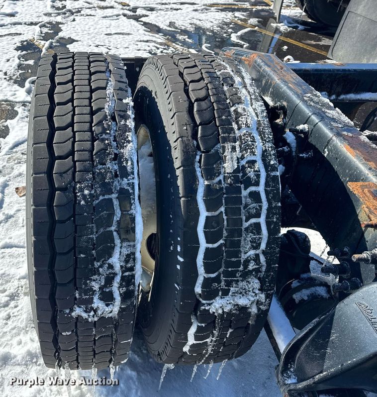 image for item DU3298 2018 Freightliner Cascadia 125 semi truck