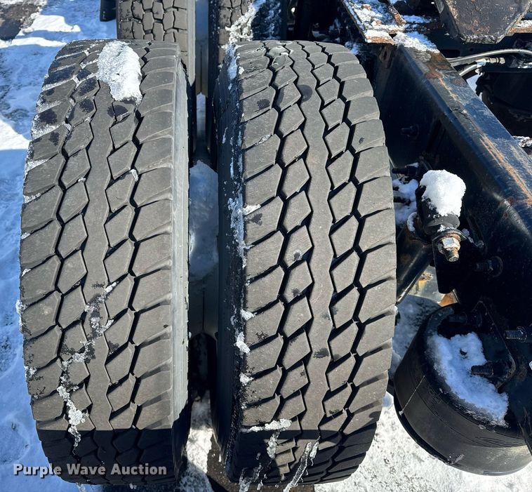 image for item DU3298 2018 Freightliner Cascadia 125 semi truck