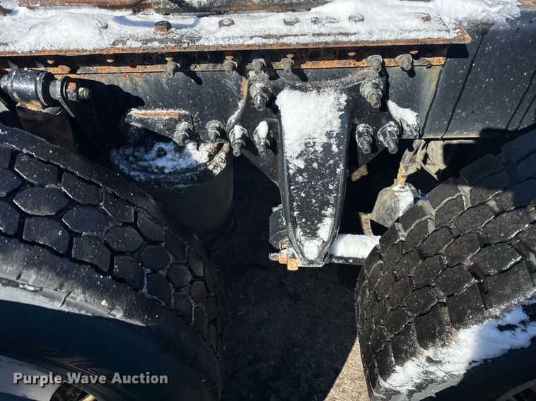 image for item DU3299 2018 Freightliner Cascadia 125 semi truck