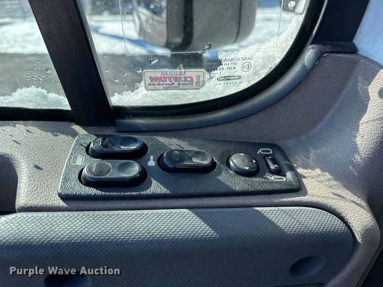 image for item DU3299 2018 Freightliner Cascadia 125 semi truck