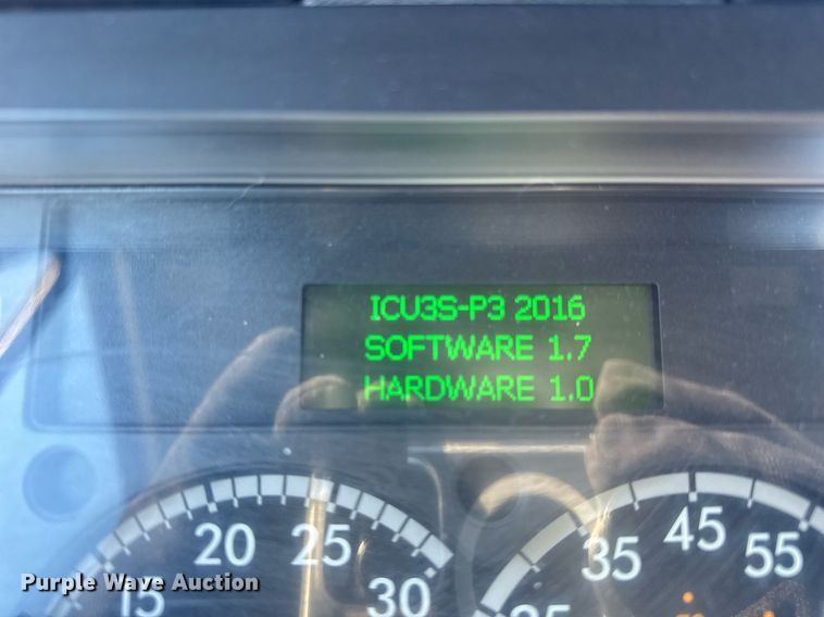 image for item DU3299 2018 Freightliner Cascadia 125 semi truck