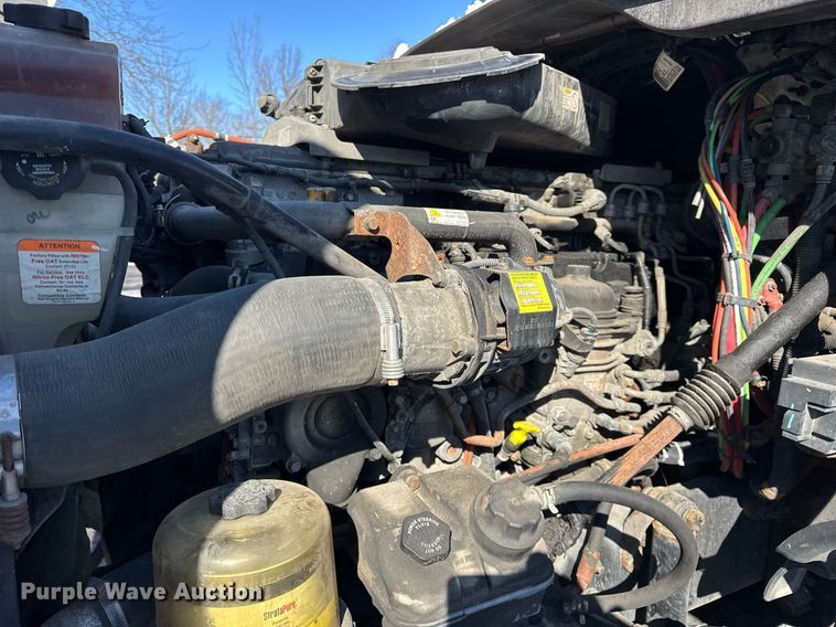 image for item DU3299 2018 Freightliner Cascadia 125 semi truck