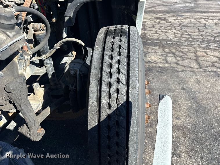 image for item DU3299 2018 Freightliner Cascadia 125 semi truck