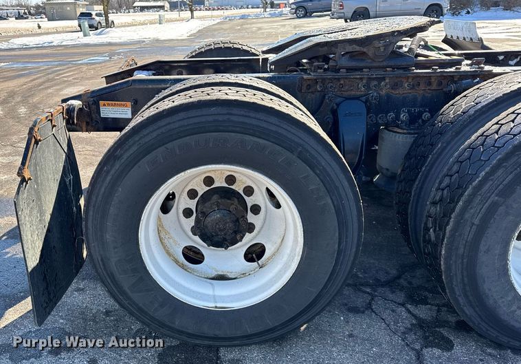 image for item DU3299 2018 Freightliner Cascadia 125 semi truck