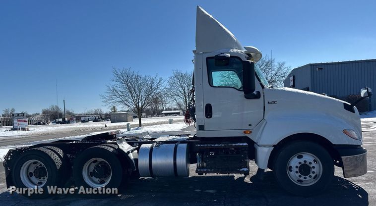 image for item DU3300 2019 International LT625 semi truck