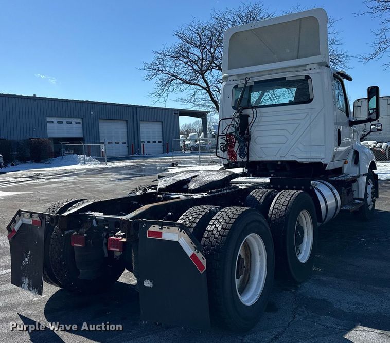 image for item DU3300 2019 International LT625 semi truck