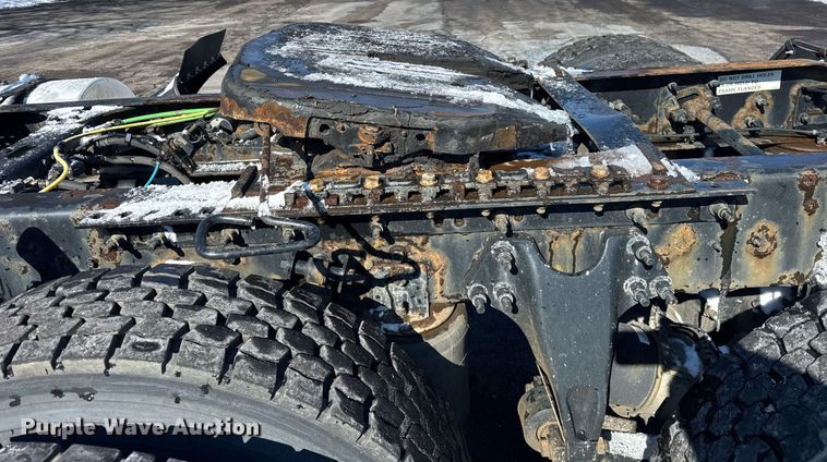 image for item DU3300 2019 International LT625 semi truck