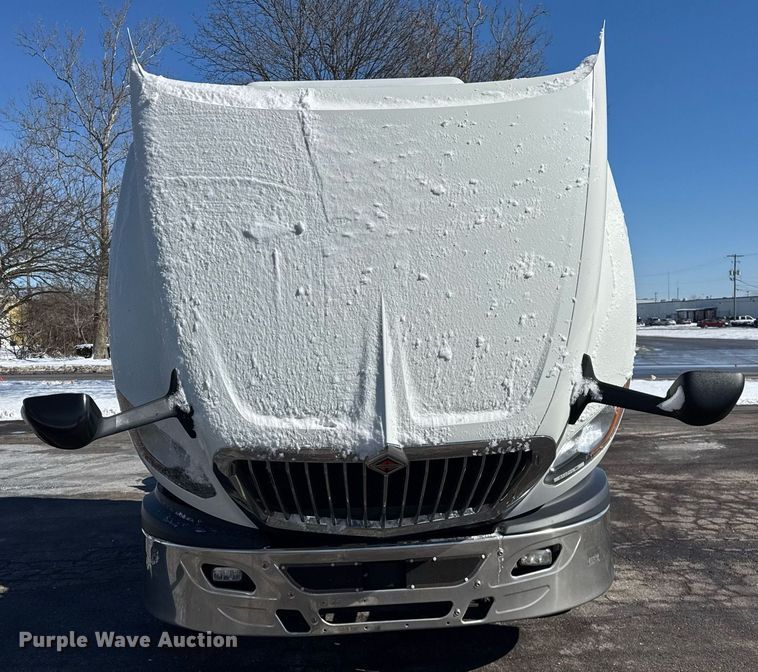 image for item DU3300 2019 International LT625 semi truck