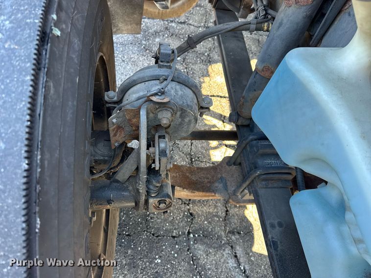 image for item DU3300 2019 International LT625 semi truck