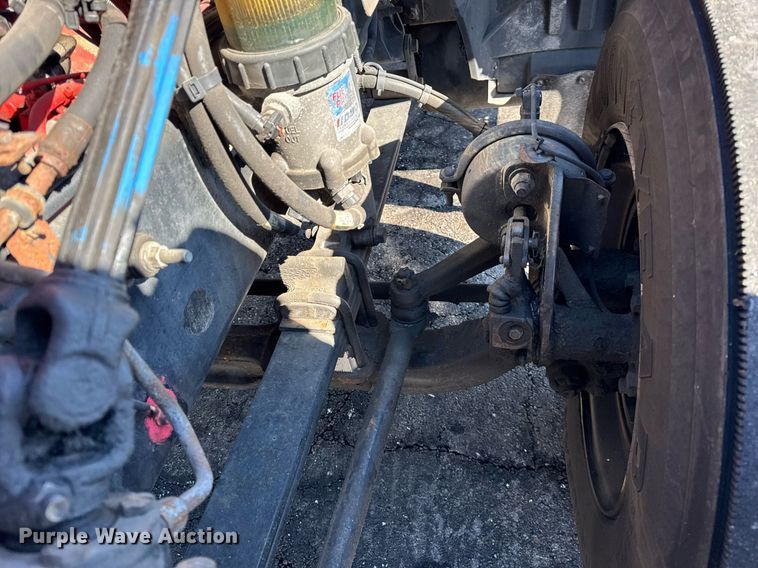 image for item DU3300 2019 International LT625 semi truck