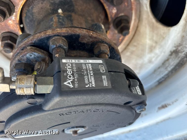 image for item DU3300 2019 International LT625 semi truck