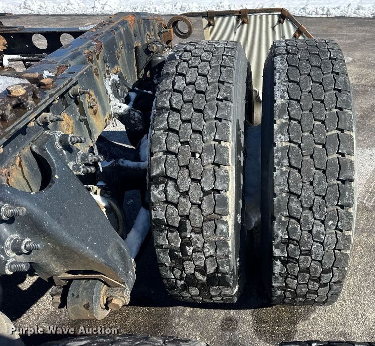 image for item DU3300 2019 International LT625 semi truck