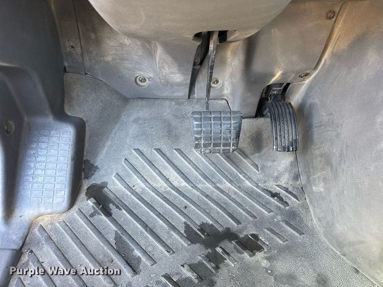 image for item DU3301 2019 International LT625 semi truck