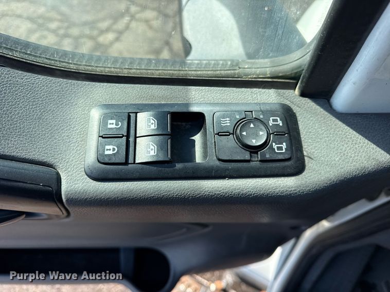 image for item DU3301 2019 International LT625 semi truck