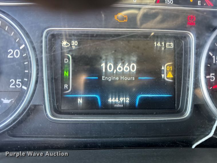 image for item DU3301 2019 International LT625 semi truck