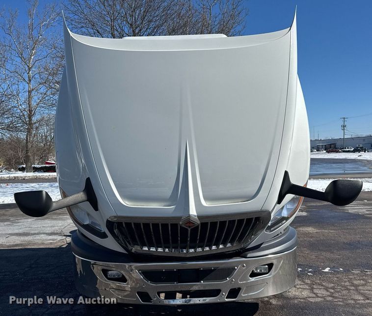 image for item DU3301 2019 International LT625 semi truck