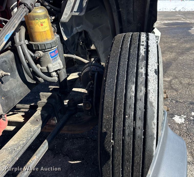 image for item DU3301 2019 International LT625 semi truck