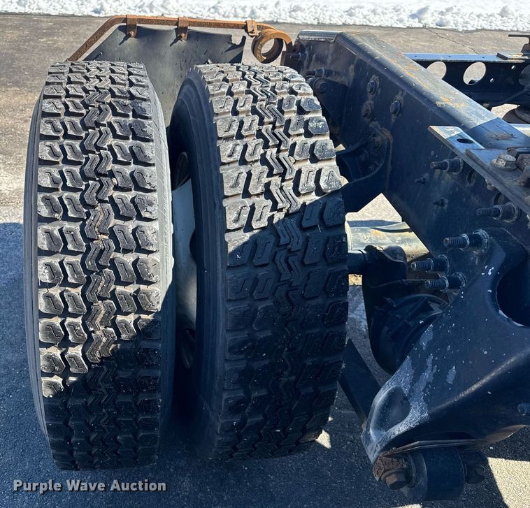 image for item DU3301 2019 International LT625 semi truck