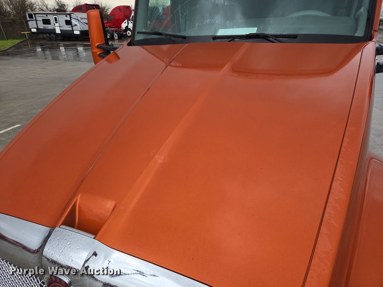 image for item DV1265 2017 Kenworth T680 semi truck