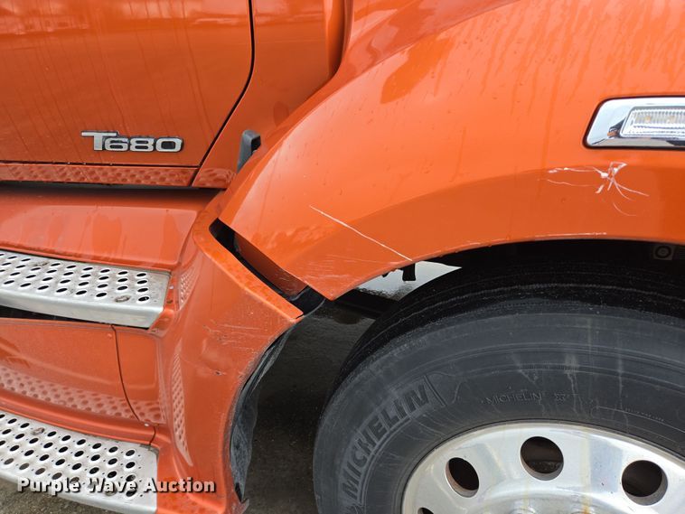 image for item DV1265 2017 Kenworth T680 semi truck