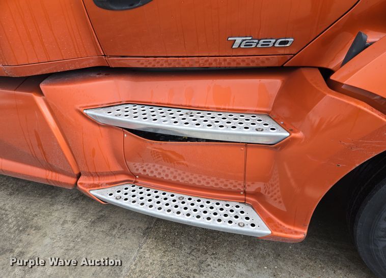 image for item DV1265 2017 Kenworth T680 semi truck