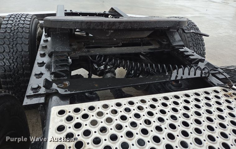 image for item DV1265 2017 Kenworth T680 semi truck