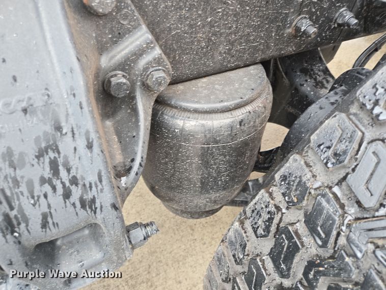 image for item DV1265 2017 Kenworth T680 semi truck