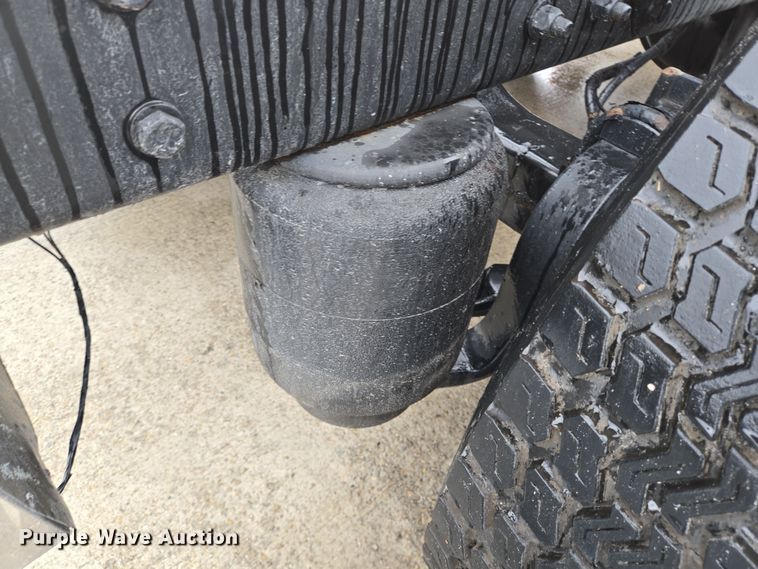 image for item DV1265 2017 Kenworth T680 semi truck