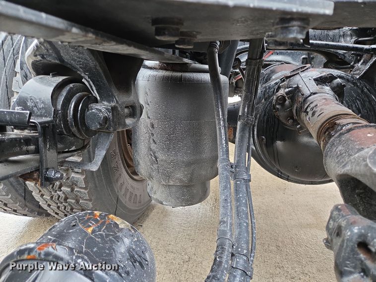 image for item DV1265 2017 Kenworth T680 semi truck