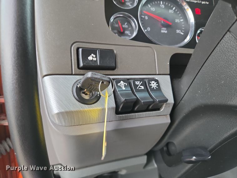 image for item DV1265 2017 Kenworth T680 semi truck