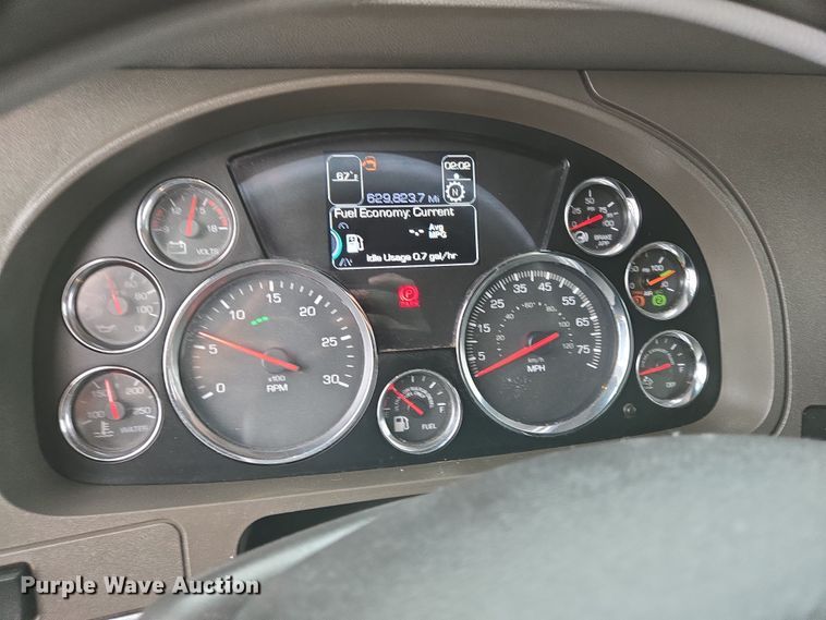 image for item DV1265 2017 Kenworth T680 semi truck