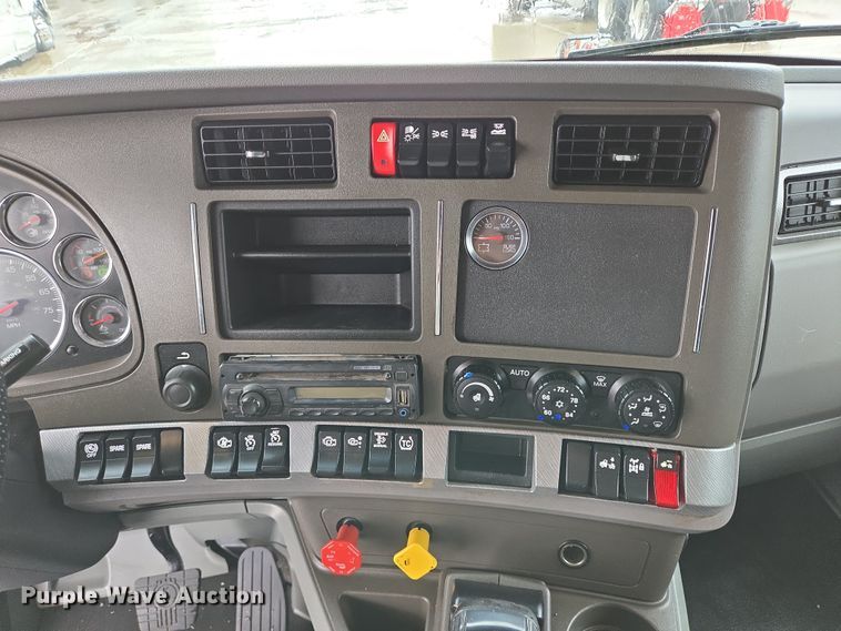 image for item DV1265 2017 Kenworth T680 semi truck