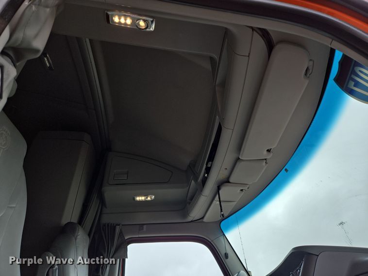 image for item DV1265 2017 Kenworth T680 semi truck