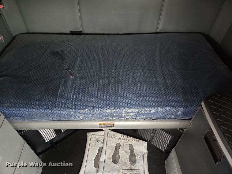 image for item DV1265 2017 Kenworth T680 semi truck