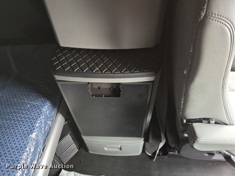 image for item DV1265 2017 Kenworth T680 semi truck