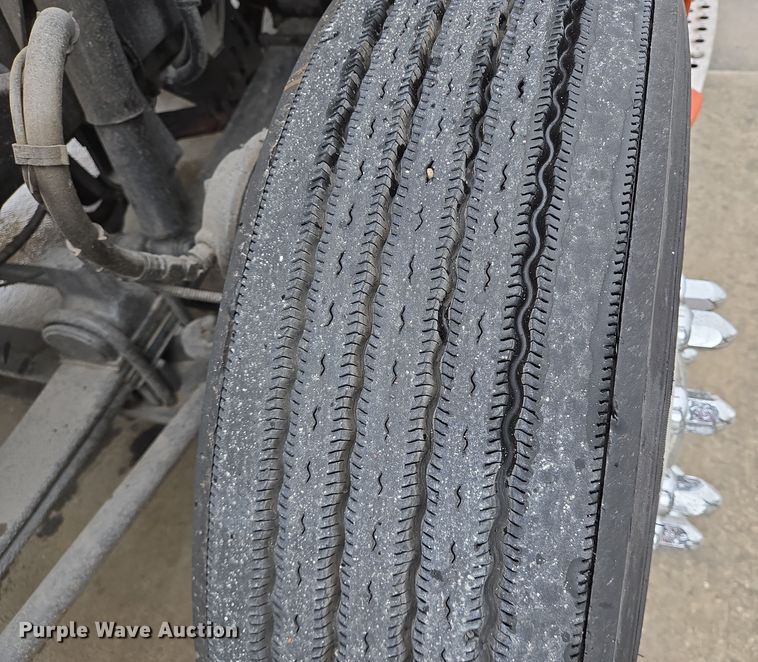 image for item DV1265 2017 Kenworth T680 semi truck