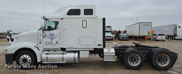 image for item DV1274 2007 International 9400i semi truck