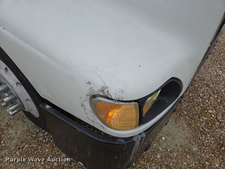 image for item DV1274 2007 International 9400i semi truck