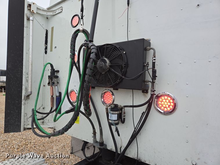 image for item DV1274 2007 International 9400i semi truck