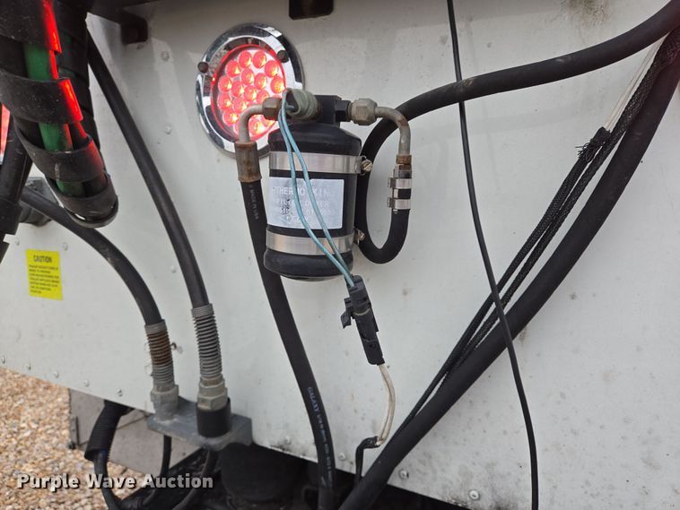 image for item DV1274 2007 International 9400i semi truck