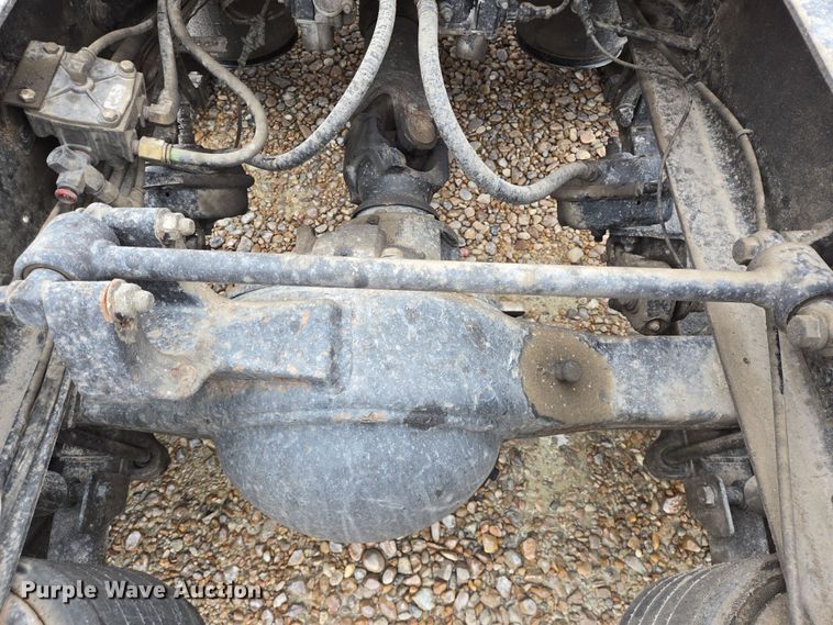 image for item DV1274 2007 International 9400i semi truck