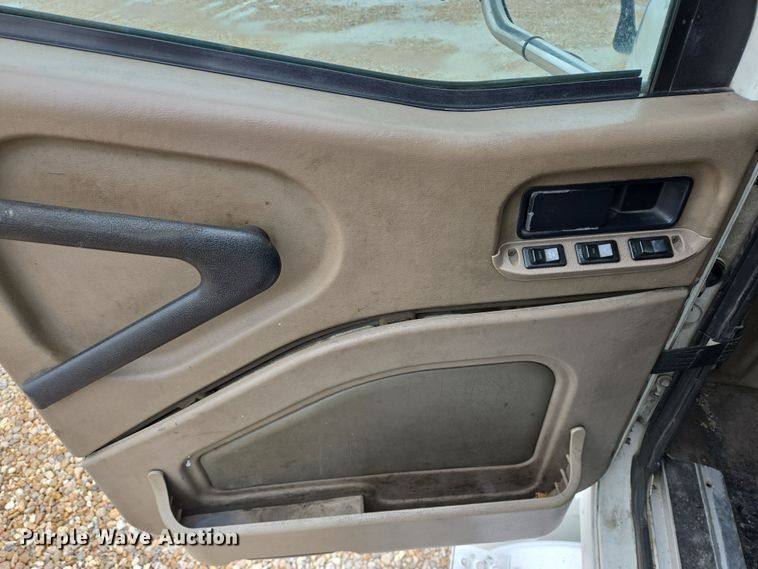 image for item DV1274 2007 International 9400i semi truck