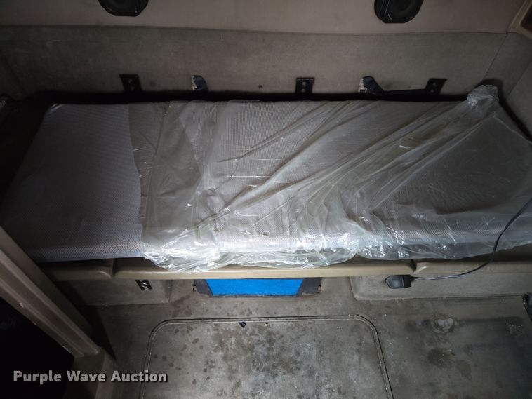 image for item DV1274 2007 International 9400i semi truck