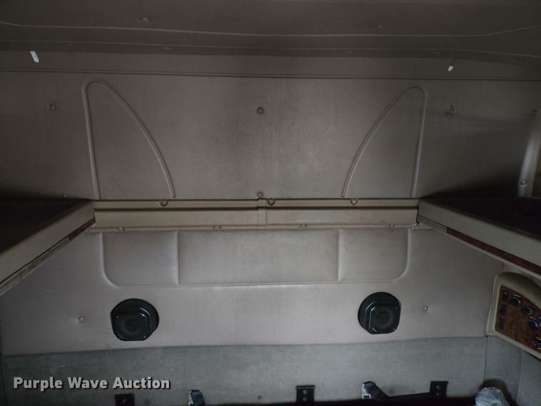 image for item DV1274 2007 International 9400i semi truck