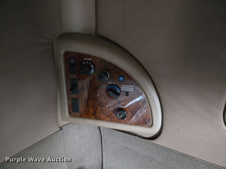 image for item DV1274 2007 International 9400i semi truck